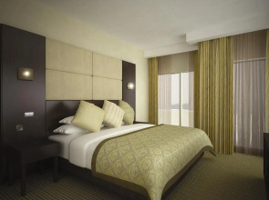 Mövenpick Jumeirah Lakes Towers Hotel