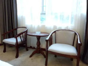 Lang Quan Holiday Hotel