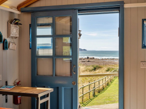 Lodge in Cornwall With Widemouth Bay Views