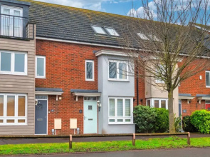 4BR Westlake Accommodation
