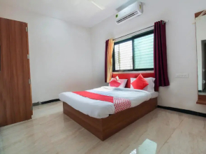 Hotel Bawarchi Lodge by OYO Rooms
