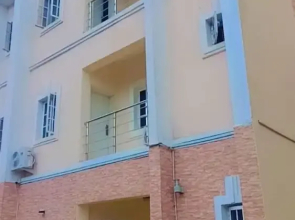 Nero Carbon Apartment