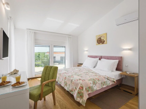 Awesome Home in Krnica with Hot Tub, WiFi & 3 Bedrooms