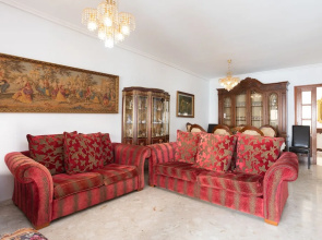 HomeLike Spacious Classic Design