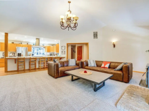 Calpine Mountain Retreat w/ High-speed Internet
