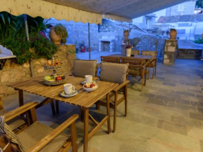 Athina Guesthouse