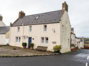 New Cross Keys House - Cosy 4-bed Cottage in Kirk Yetholm