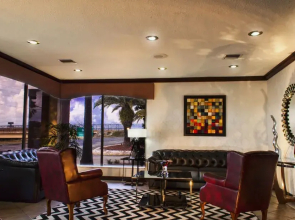 Maingate Inn & Suites at Four Corners