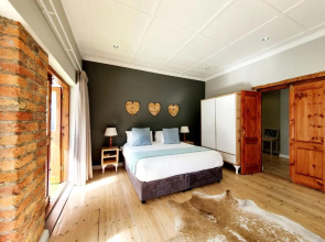 Two Fat Owls Guesthouse