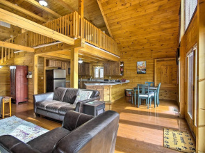 Cozy Winter Retreat: Great Location & Pet Friendly