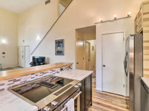 Stylish Anchorage Townhome ~ 1 Mi to Downtown