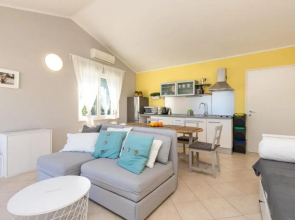 Apartment PORTAPISANA just 50m from the beach