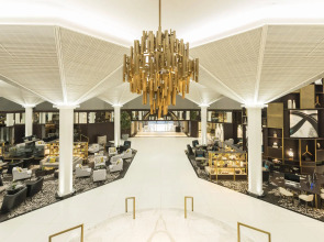 Le Meridien Dubai Hotel & Conference Centre