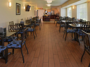 Mai Hana Hotel- Intl Drive, Trademark Collection by Wyndham