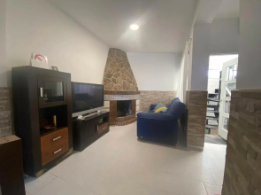 casa de pueblo con chimenea