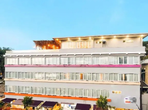 Harbour Komodo Hotel