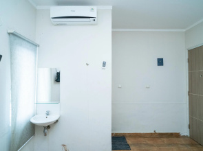 77 Guest House Serpong RedPartner