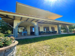 Lake View Luxury Villa and Pool