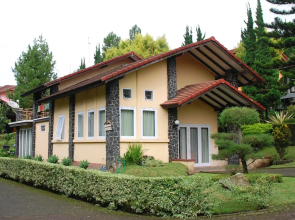 Villa ChavaMinerva Istana Bunga-Lembang