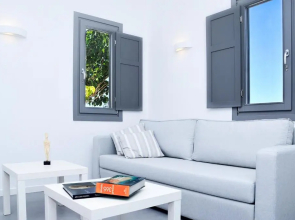 Ionathan Koufonisia Suites