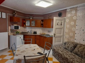 Gyöngyvirág Apartment