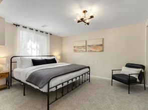 Downtown Windsor Home With Hot Tub & Pool Table