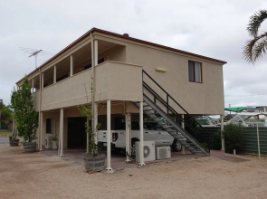 Port Vincent Motel & Apartments