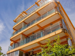 Sea Side Luxury Apartment