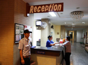 18 Coins Budget Hotel