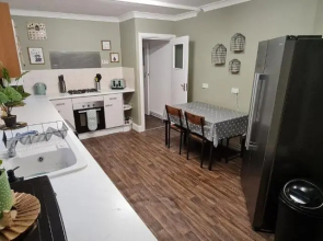 Diamond Harbour - Whole Huge Apartment - WiFi - Beach - Ramsgate Town