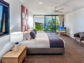 Waves 2 - Ocean views with buggy