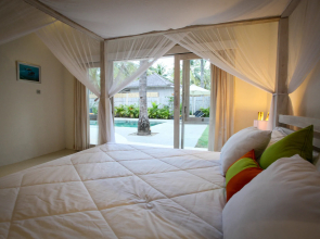 Sunset Palms Resort