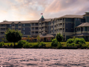1000 Islands Harbor Hotel