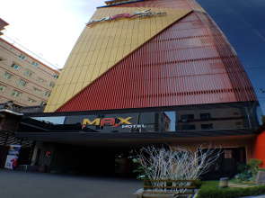 Max Motel