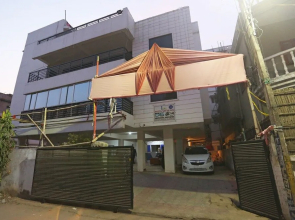 OYO 24694 Hotel Satya Inn