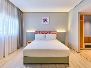 Port Fiesta Park Hotel