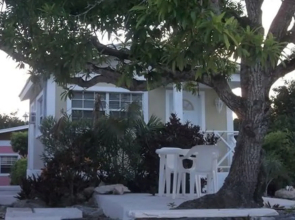 The Colonial Rental Suite