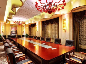 Luotuo Forever Peace Hotel