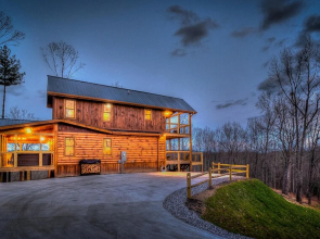 Blue Moon Lodge by Escape to Blue Ridge