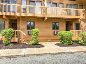 Condo on First Green w/ Deck at Schuss Mountain!