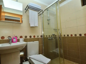 Tropic Beach Club Side