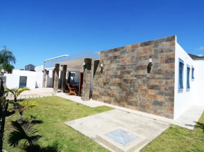 Modern House Pool AC WiFi