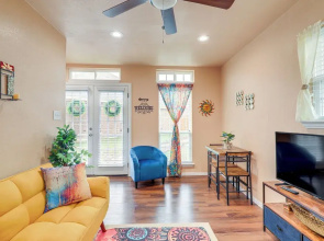 Seagoville Cottage w/ Yard - 15 Mi to Fair Park!