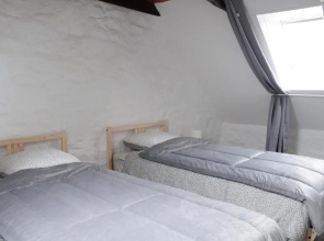 BOTOÙ KOAD, maison 2 ÉTOILES, WIFI gratuite, la MER, boulangerie, marché quotidien à 100 pas