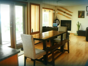 Quamichan Lakehouse Bed & Breakfast
