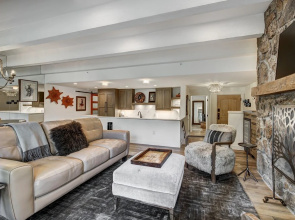 2 BR Next to Eagle River in the Heart of Vail by RedAwning - Save 20% on 7+ Nights!