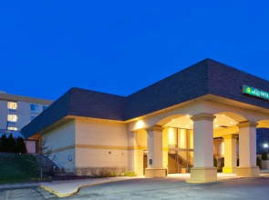 La Quinta Inn Suites White Plains Elmsford