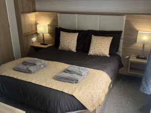 Pet Friendly 2-bed Lodge Near Preston & Blackpool