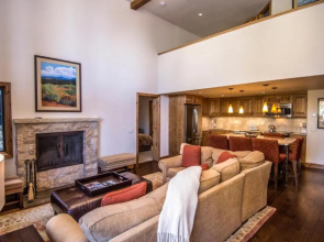 Fifth Avenue Unit 202