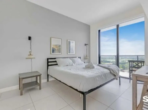 DTW Doral 2 BD Condo and Skyline Views